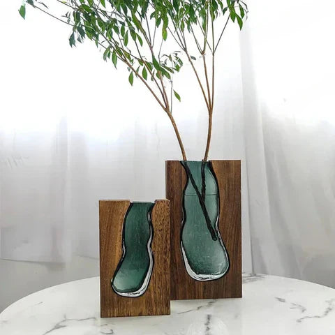 Glasthavn | Nordic Glass Vase with Natural Wood Harmony