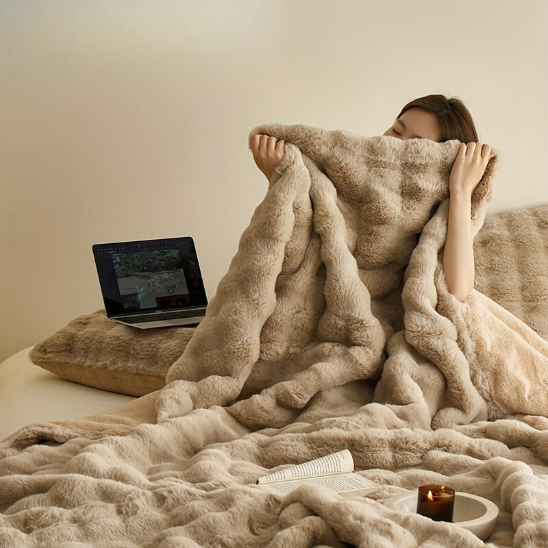 Double-Sided Plush Fleece Blanket | Soft & Warm for Every Season