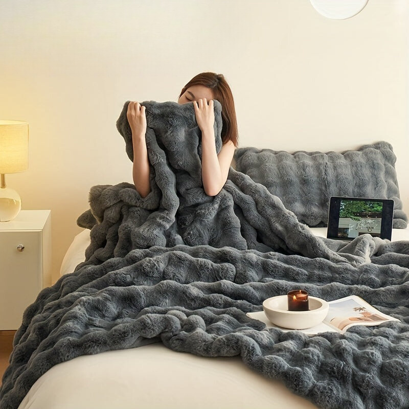 Double-Sided Plush Fleece Blanket | Soft & Warm for Every Season