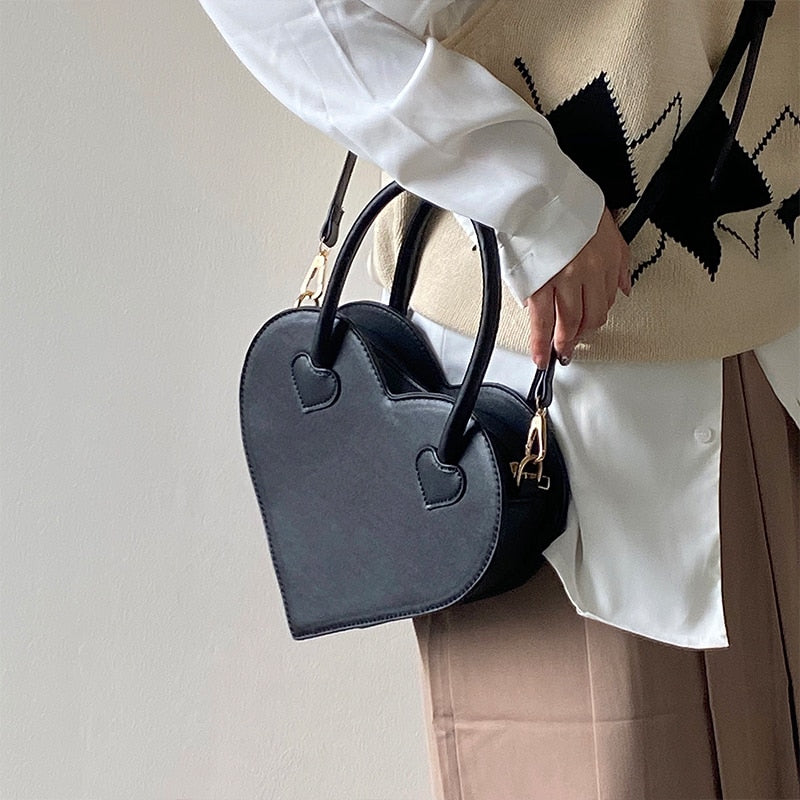 Nora | Elegant Handbag with Adjustable Strap and Ample Storage-4