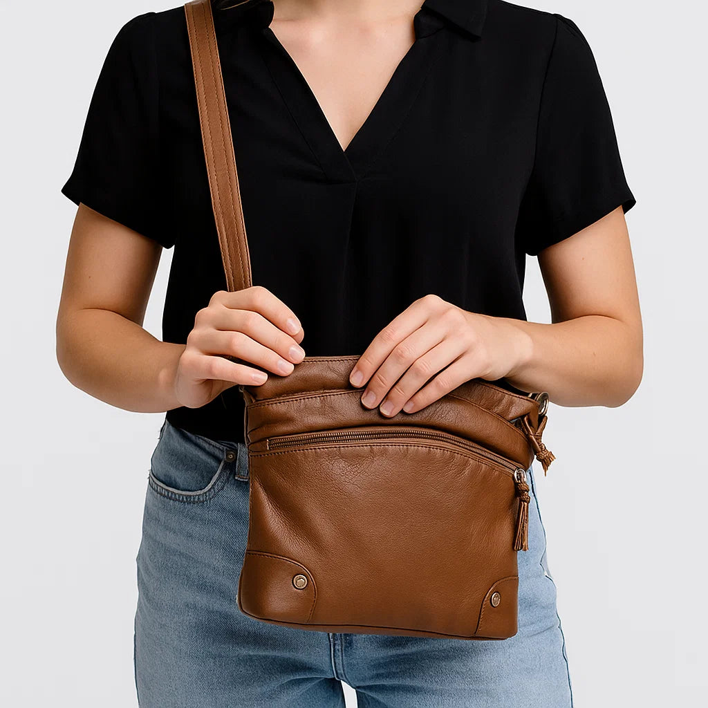 Romy | Classic Shoulder Bag wit luxurious micro-suede lining