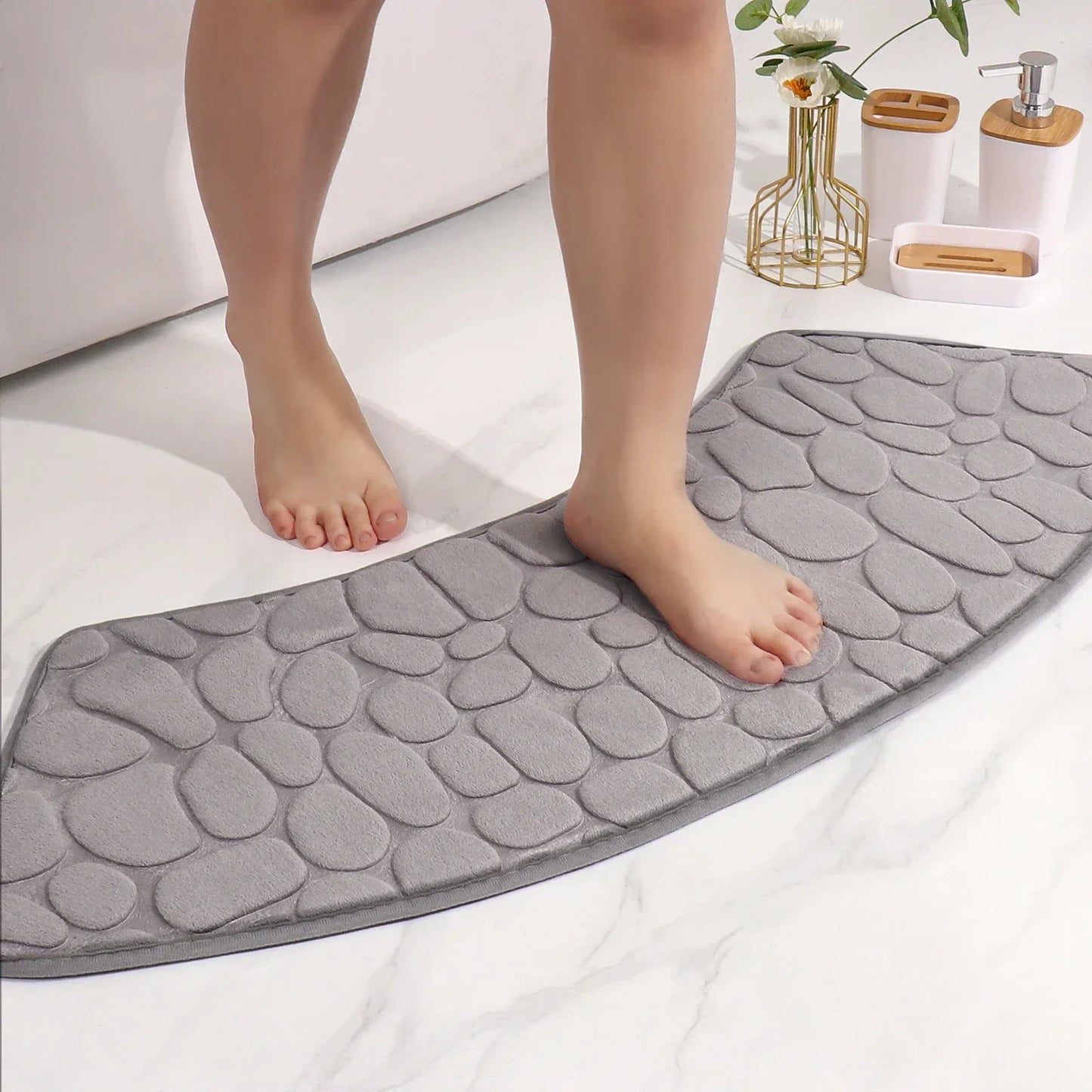 AquaCurve Bath Mat | Non-Slip Ergonomic Design