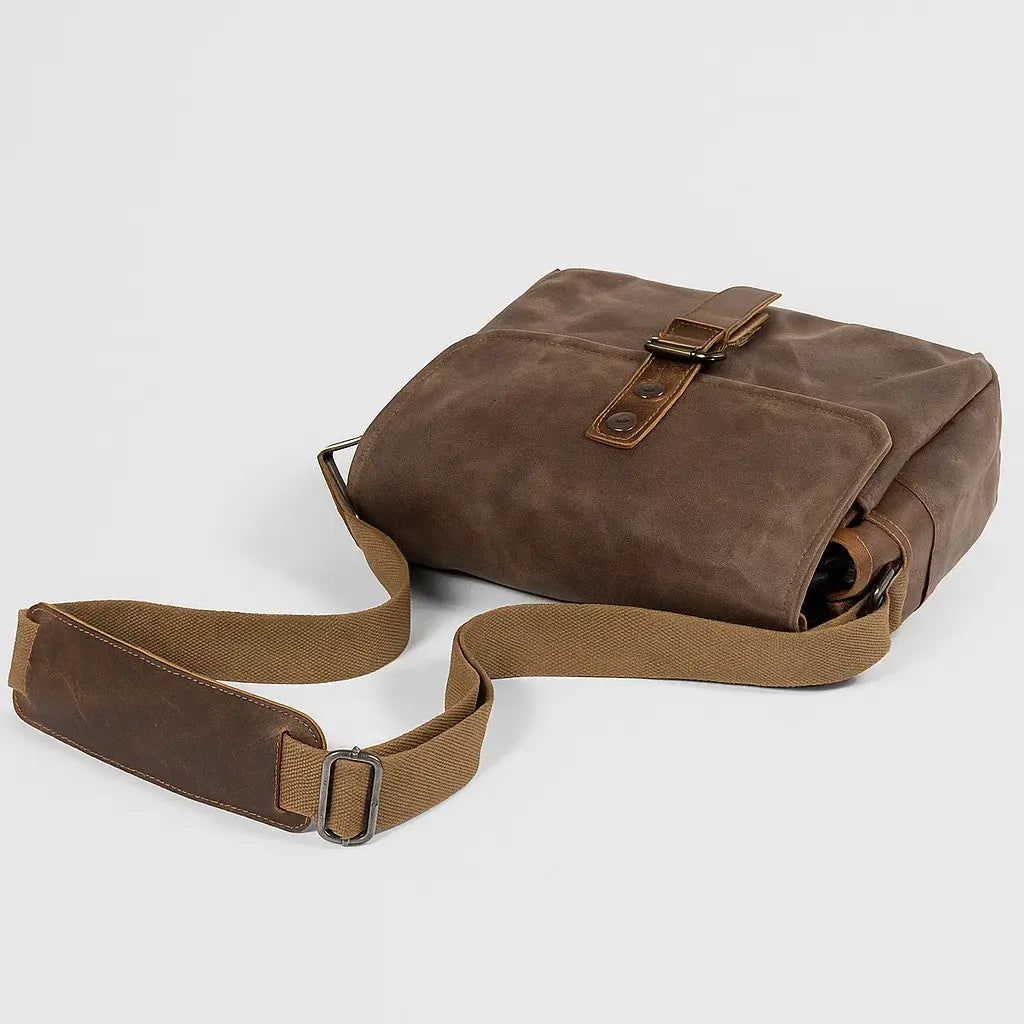 Thatcher | Vintage Rider Messenger