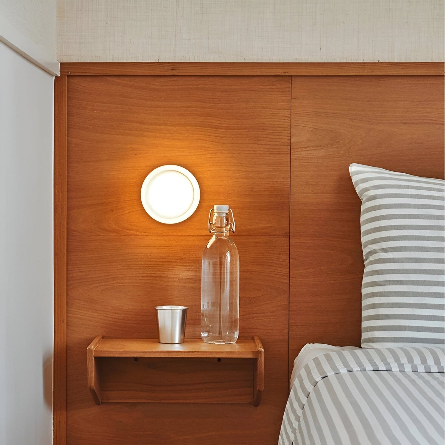 Sleek Aluminum Glow | CosmoShine LED Wall Light