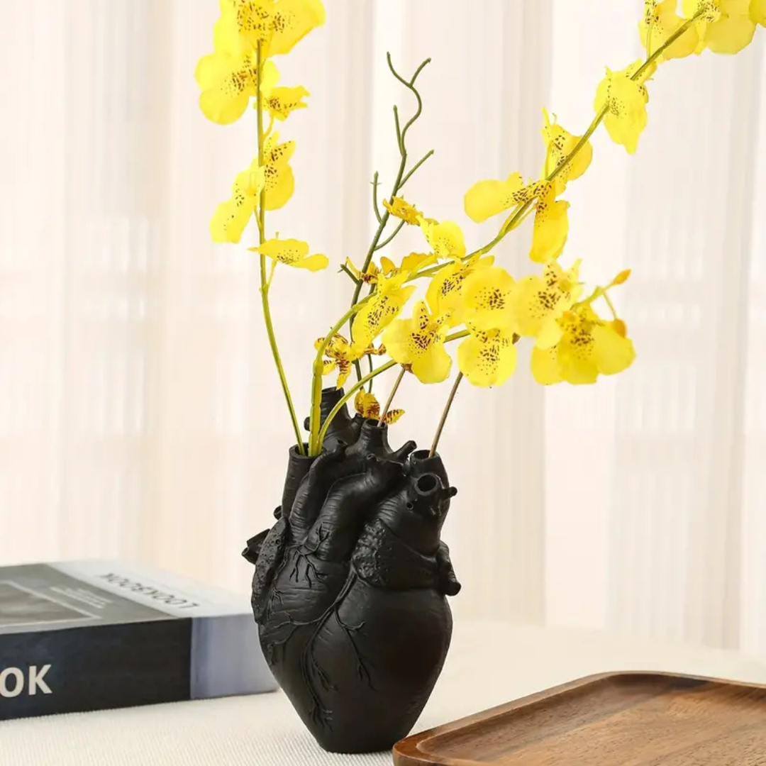 AmoraBloom Heart Vase | Romantic Ceramic Floral Display with Artistic Flair