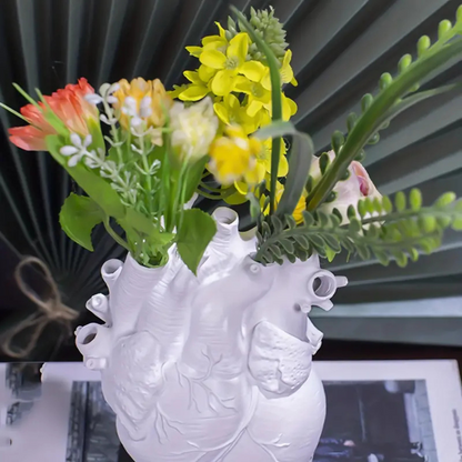 AmoraBloom Heart Vase | Romantic Ceramic Floral Display with Artistic Flair
