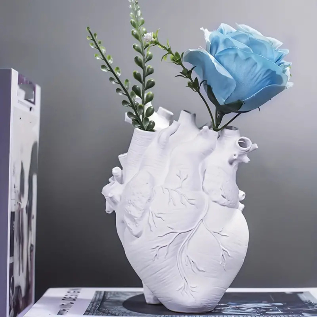 AmoraBloom Heart Vase | Romantic Ceramic Floral Display with Artistic Flair