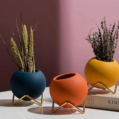 ModernMuse | Color Pop Planter with Sleek Metal Base