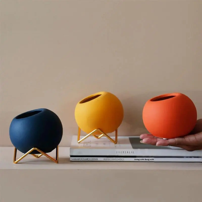 ModernMuse | Color Pop Planter with Sleek Metal Base
