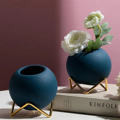 ModernMuse | Color Pop Planter with Sleek Metal Base