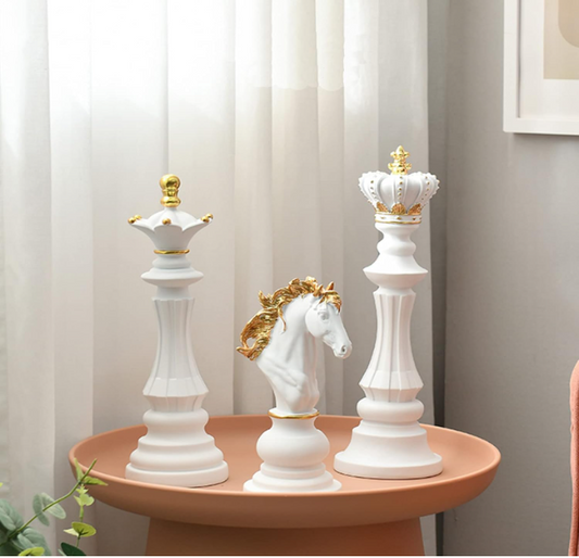 Regal Gambit | Noir & Gold Artisan Chess Set