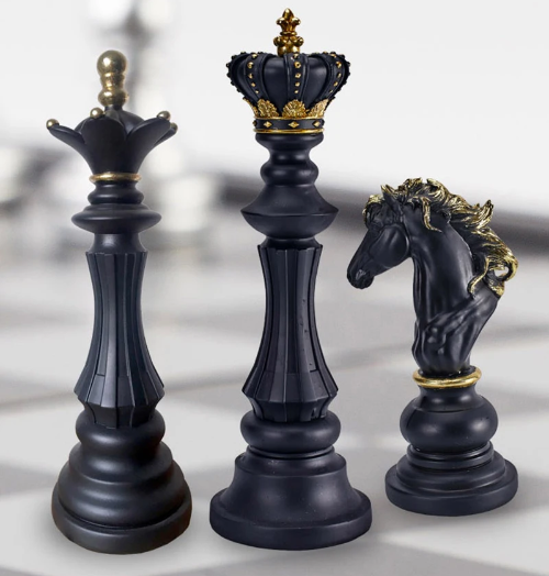 Regal Gambit | Noir & Gold Artisan Chess Set