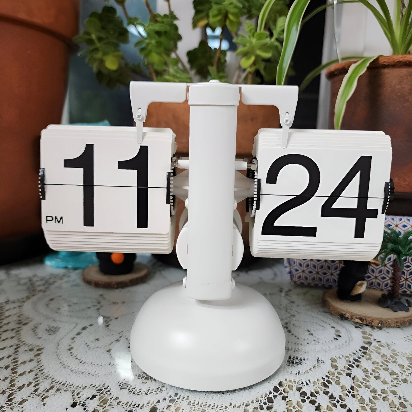 Minimalist Retro Look | NovaFlip Automatic Desk Clock