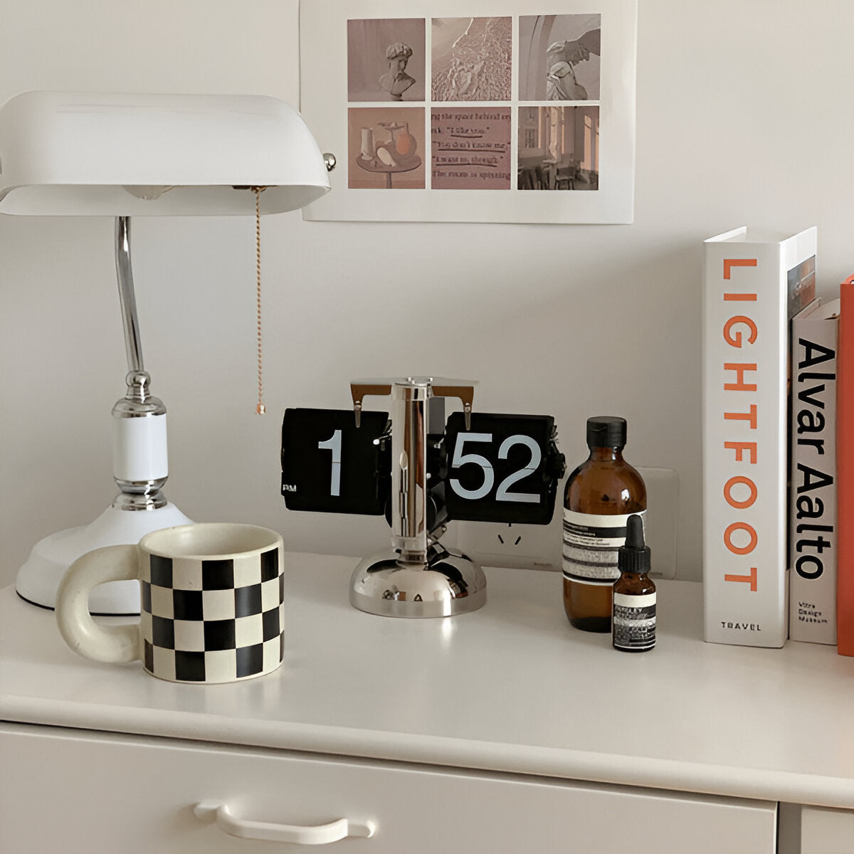Minimalist Retro Look | NovaFlip Automatic Desk Clock