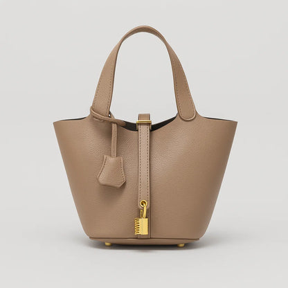Sienna | Utility Bucket Bag - Versatile and elegant