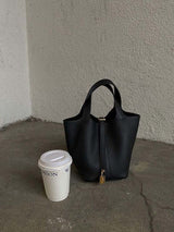 Sienna | Utility Bucket Bag - Versatile and elegant