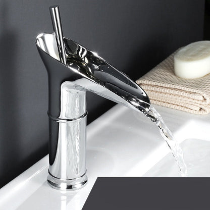 CascadeVintage Faucet | Timeless Charm in Antique Brass with a Gentle Waterfall Flow