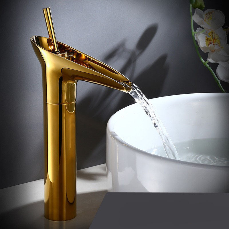 CascadeVintage Faucet | Timeless Charm in Antique Brass with a Gentle Waterfall Flow