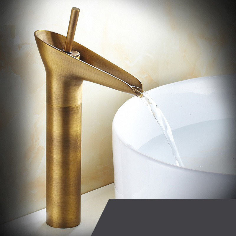 CascadeVintage Faucet | Timeless Charm in Antique Brass with a Gentle Waterfall Flow