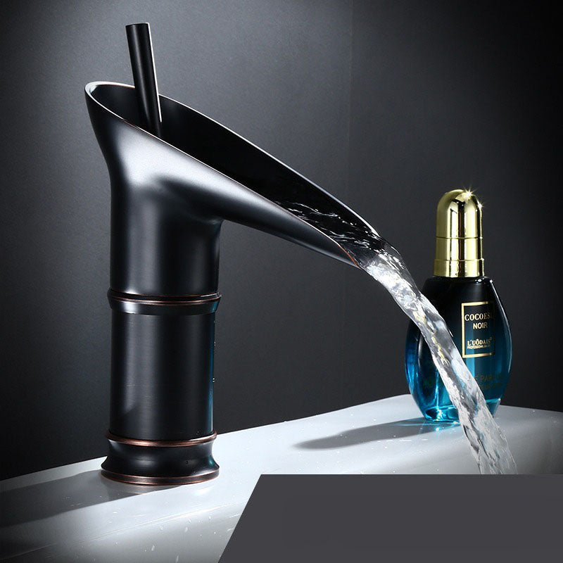CascadeVintage Faucet | Timeless Charm in Antique Brass with a Gentle Waterfall Flow