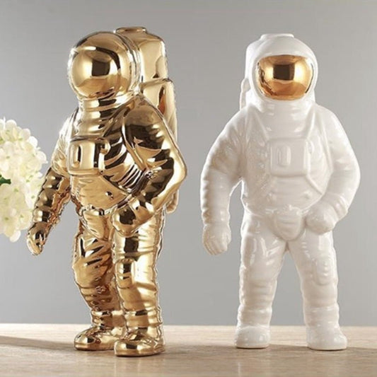 CosmoBloom Astronaut Vase | Futuristic Resin Planter in Luxe Gold or Silver Finish