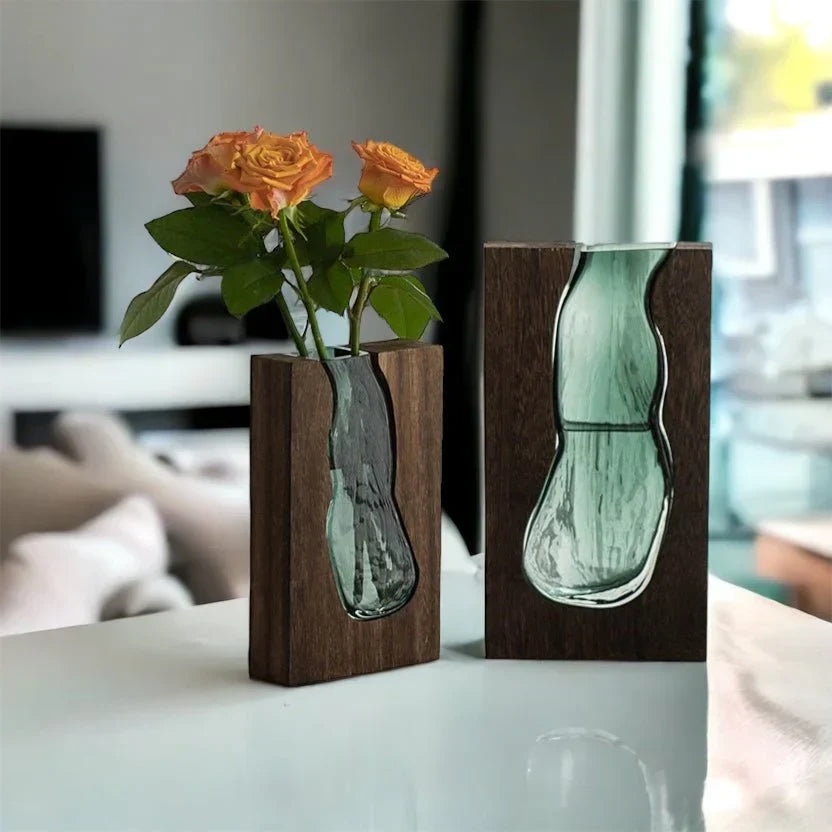 Glasthavn | Nordic Glass Vase with Natural Wood Harmony