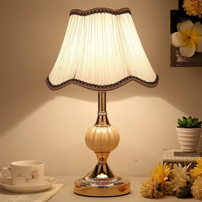 Nordic Charm | Timeless Vintage Table Lamp for Cozy Home Vibes