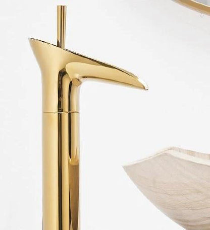 CascadeVintage Faucet | Timeless Charm in Antique Brass with a Gentle Waterfall Flow