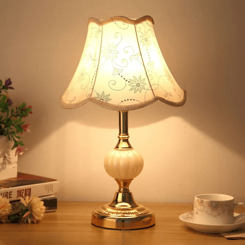 Nordic Charm | Timeless Vintage Table Lamp for Cozy Home Vibes